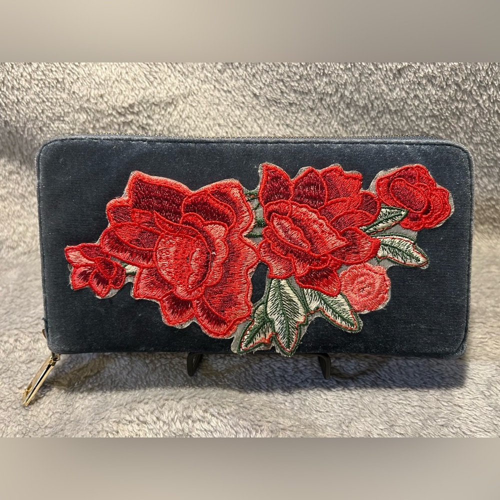 Urban Expressions Blue Velvet Rose Embroidered Seraphine Wallet - Picture 4 of 12